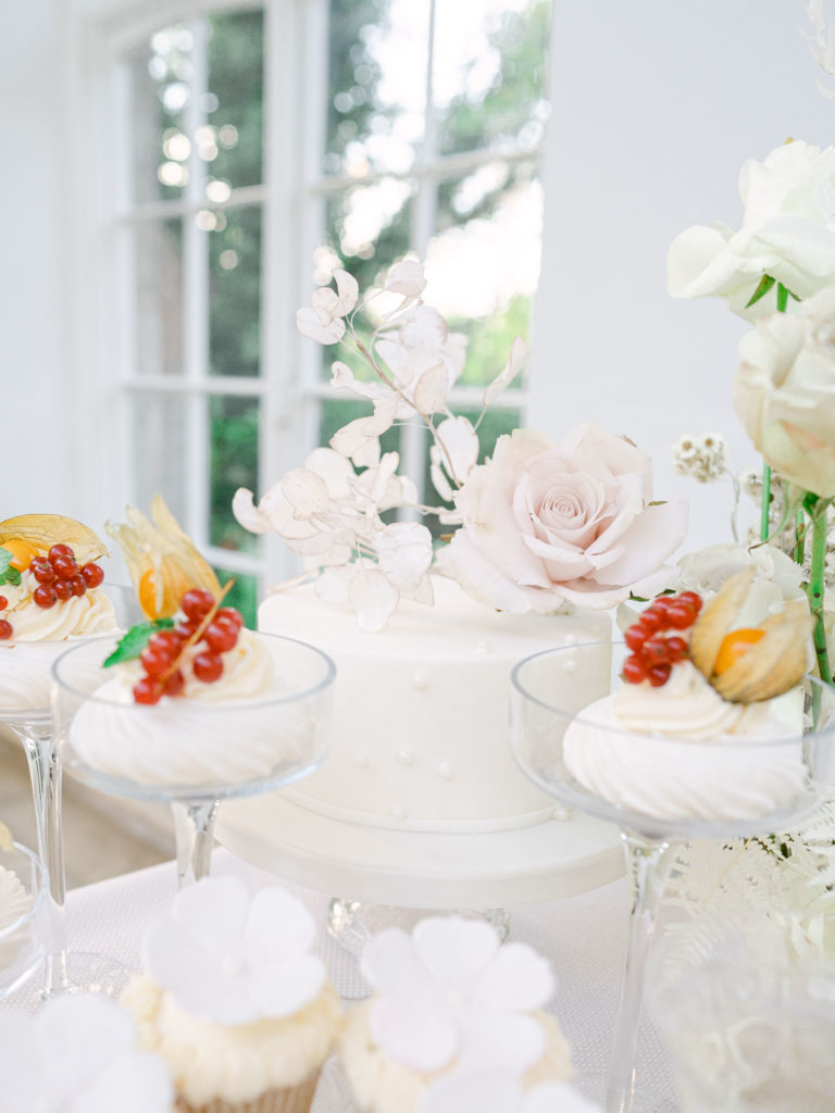 Luxury Wedding Cake 