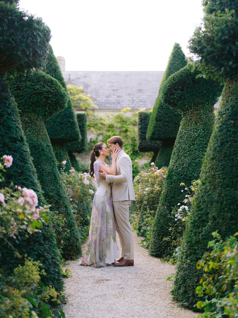 Euridge Manor Wedding Photographer couple portraits in rose garden